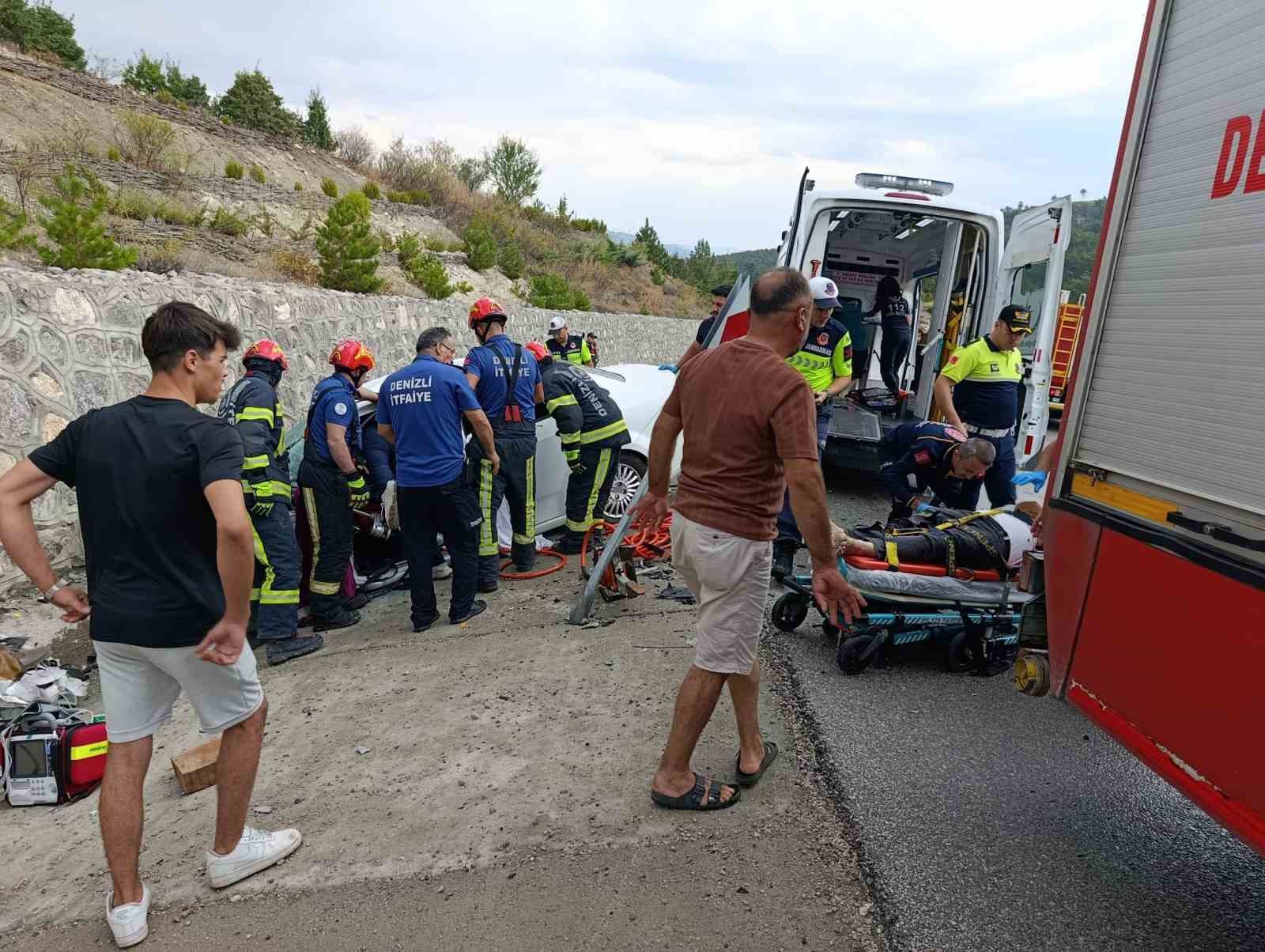 DENİZLİ’DE FECİ KAZA: 2 ARKADAŞ HAYATINI KAYBETTİ