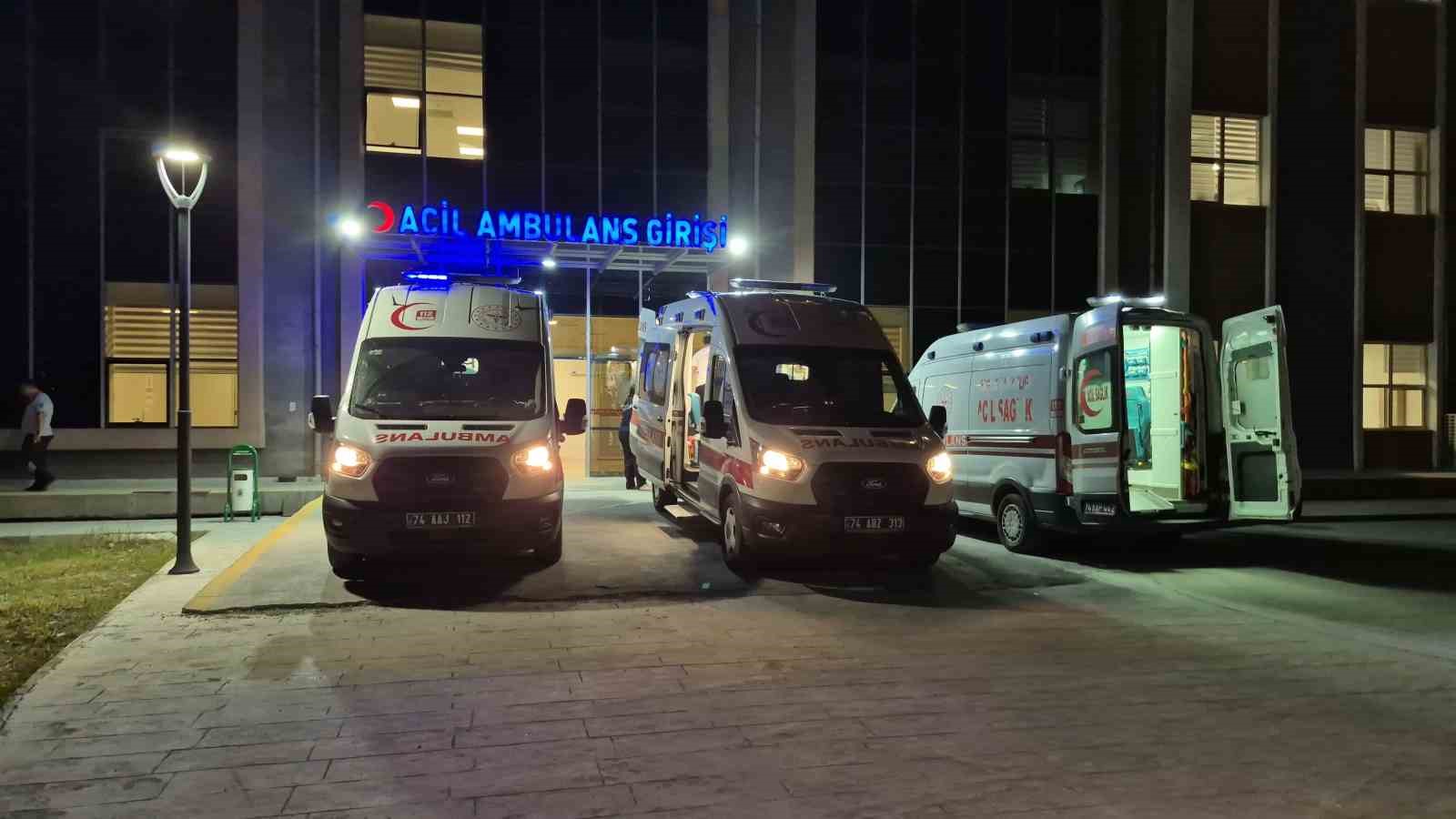 BARTIN’DA PATPAT DEVRİLDİ: 8 YARALI