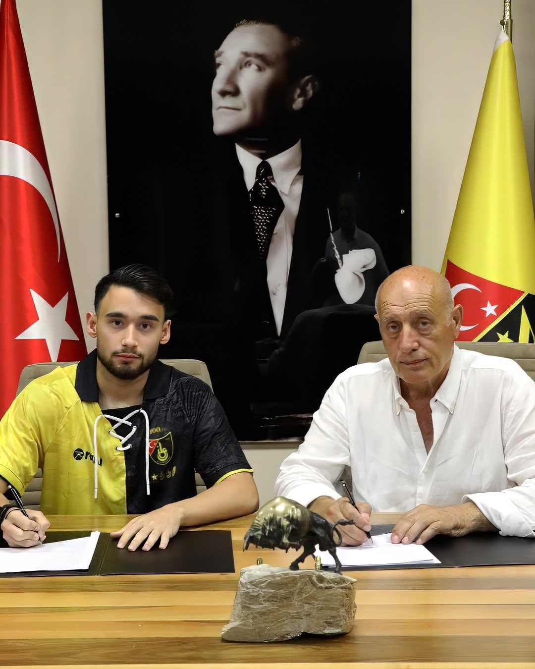 İSTANBULSPOR, ÜNAL EMRE DURMUŞHAN’I RENKLERİNE BAĞLADI