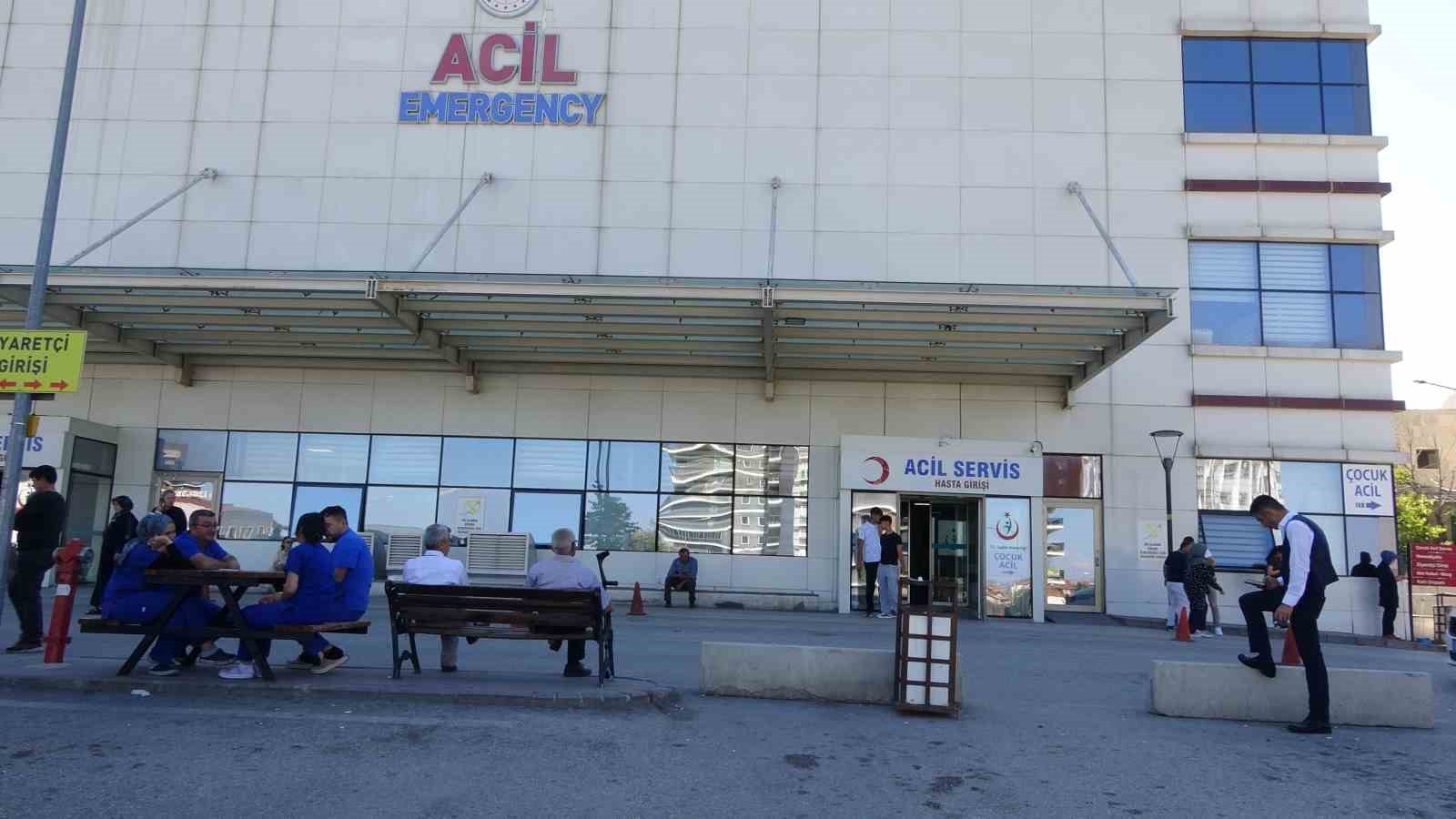SİLAJ MAKİNESİNE BACAĞINI KAPTIRAN GENCİN AYAĞI KOPTU