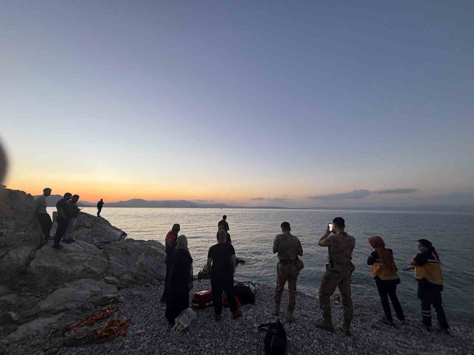 KAYALIKLARDA MAHSUR KALAN GENÇ KIZ KURTARILDI