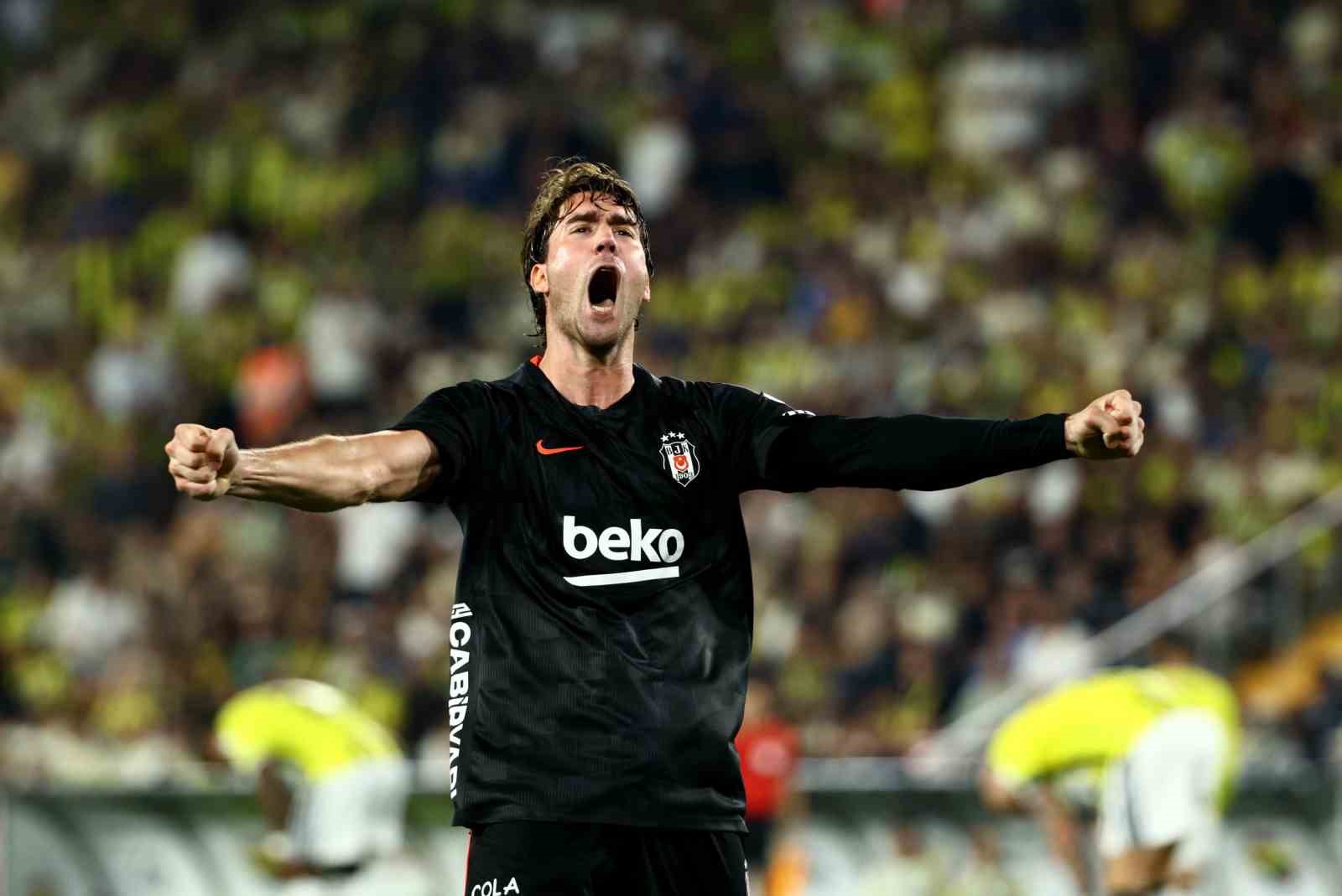 DUSAN VLAHOVİC, DERBİYİ BOŞ GEÇMEDİ
