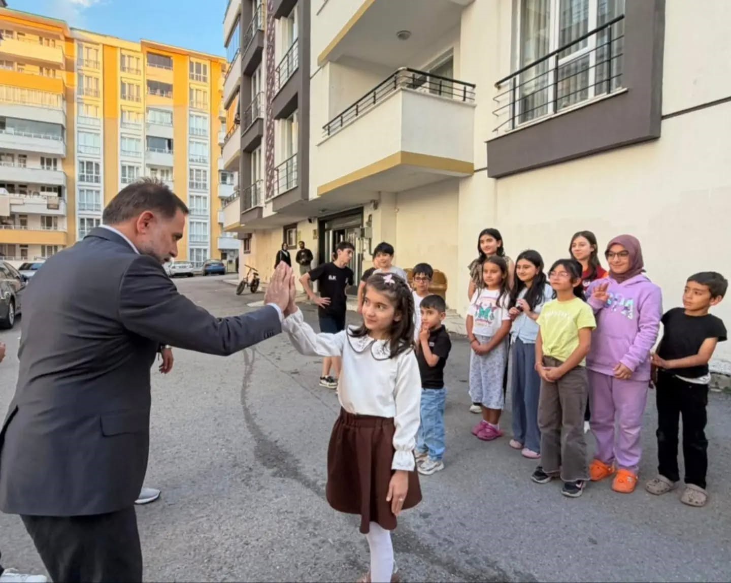 BAŞKAN UÇAR, HİLALKENT’TE ÇALIŞMALARI İNCELEDİ, VATANDAŞLARI DİNLEDİ
