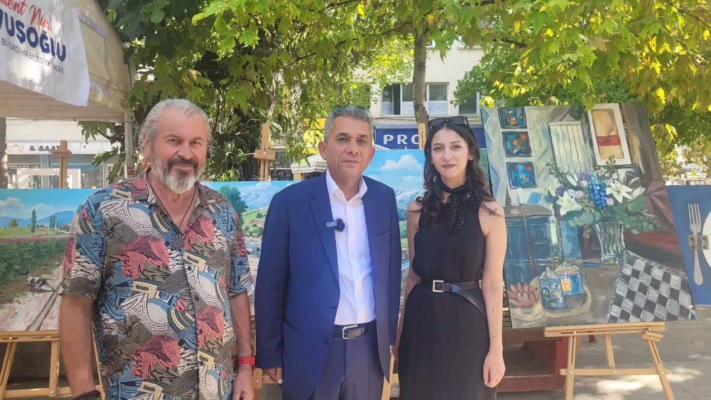 ÇAL’DA FESTİVAL COŞKUSU DORUĞA ÇIKTI! MURAT KEKİLLİ GECEYE DAMGA VURDU