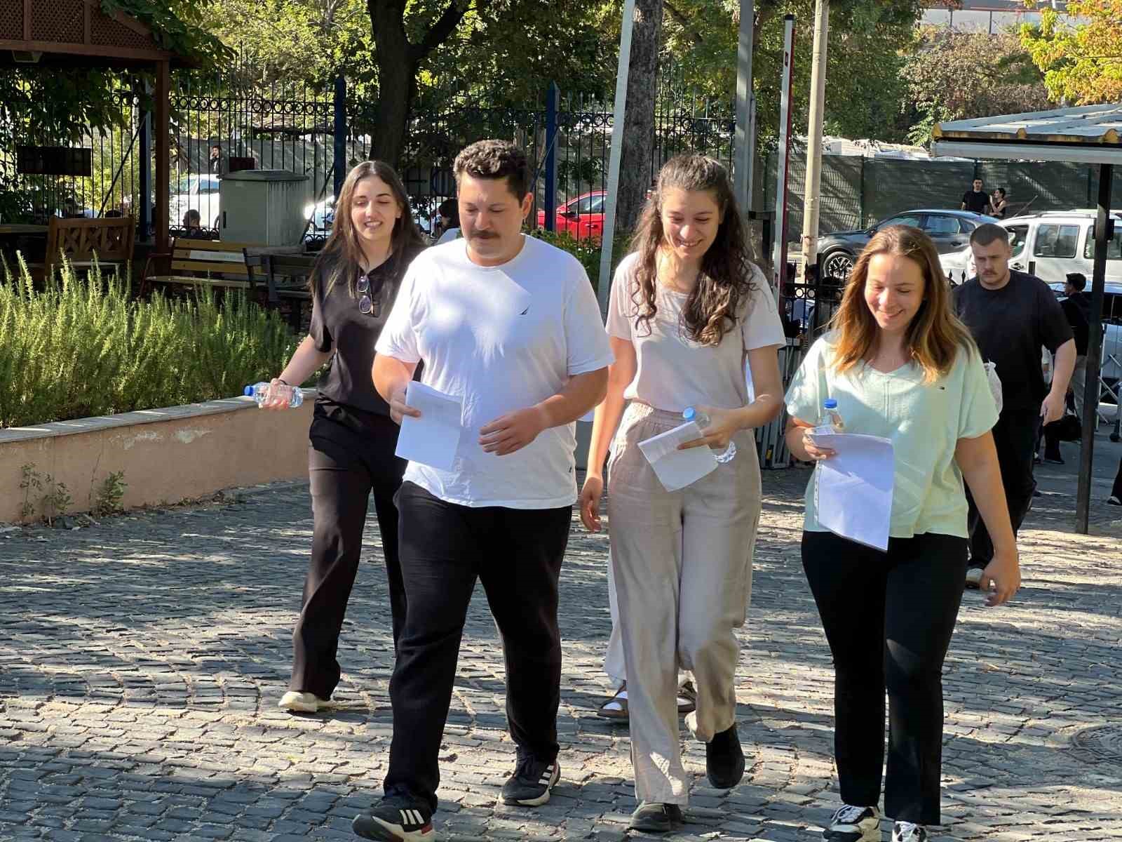1 MİLYON 708 BİN ADAYIN KATILDIĞI KPSS OTURUMU SONA ERDİ