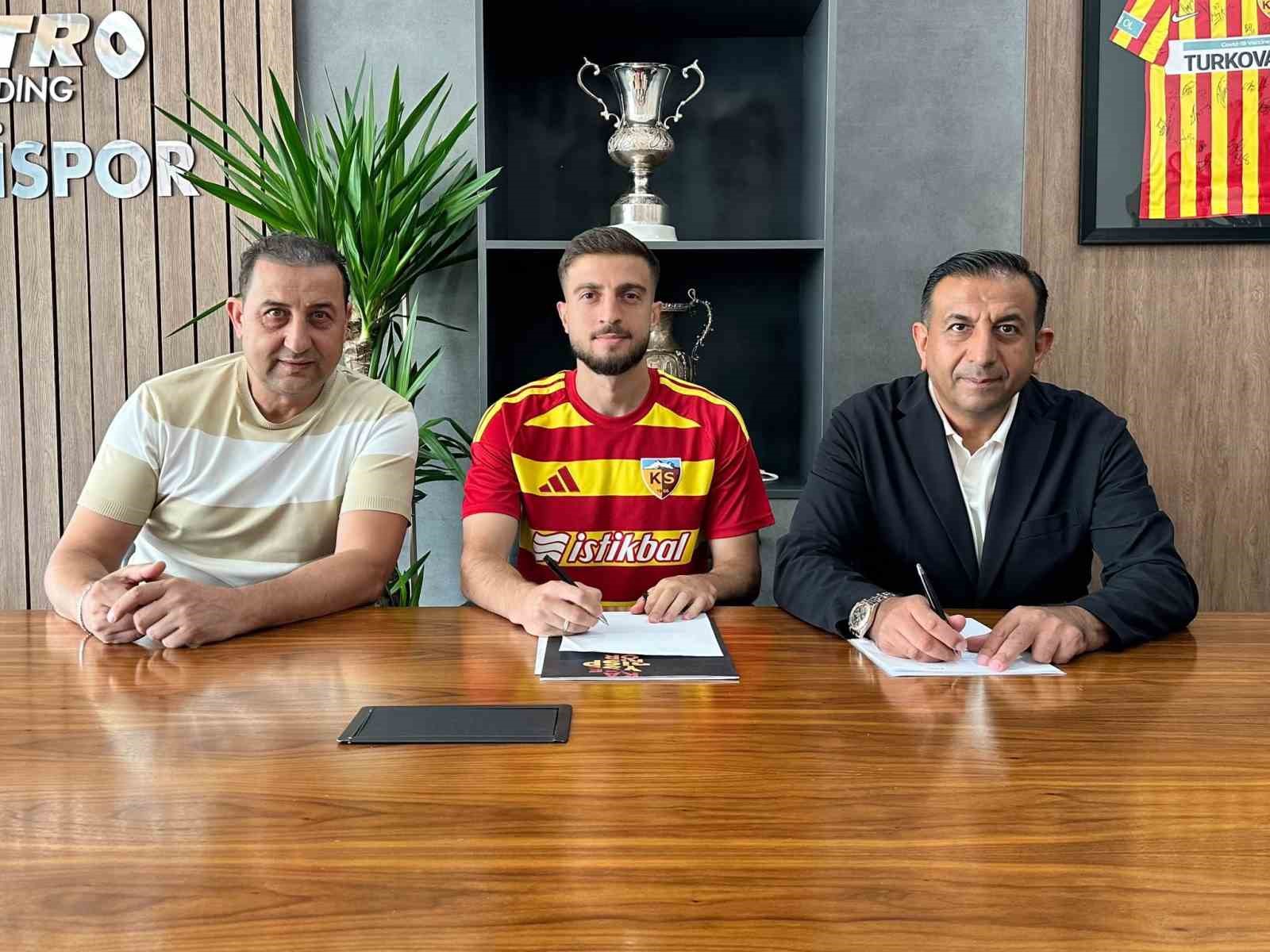 KAYSERİSPOR; MURAT CEM AKPINAR VE ENSAR KEMALOĞLU’NU AÇIKLADI