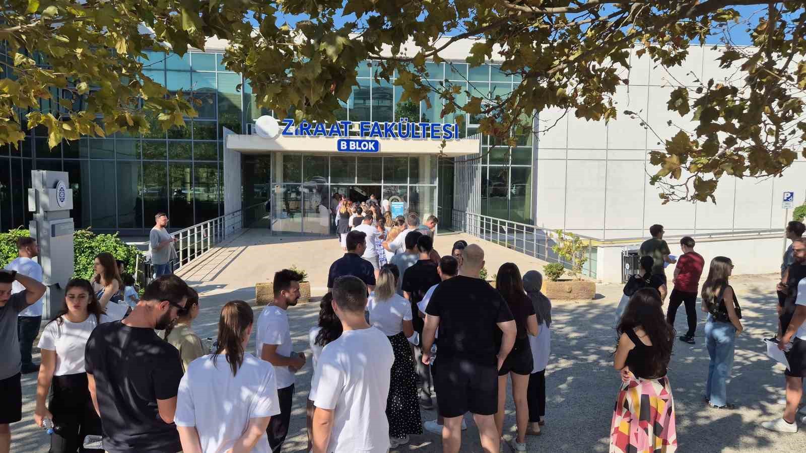 TEKİRDAĞ’DA KPSS HEYECANI: ÜNİVERSİTEDE YOĞUNLUK YAŞANDI