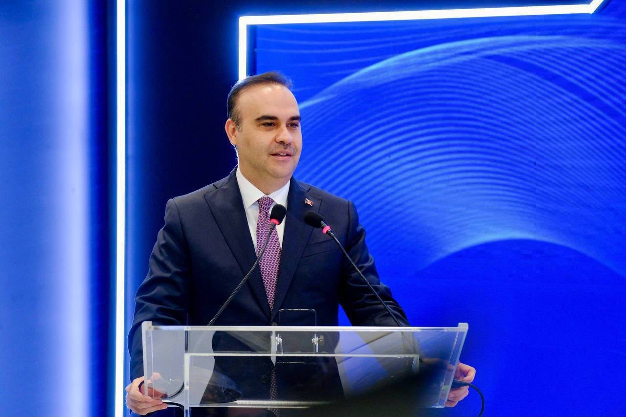 BAKAN KACIR: (OVP HAKKINDA) "TEKNOLOJİK DÖNÜŞÜM VE VERİMLİLİK ARTIŞIYLA ÜLKEMİZİN BÜYÜME POTANSİYELİ GÜÇLENDİRİLECEK"