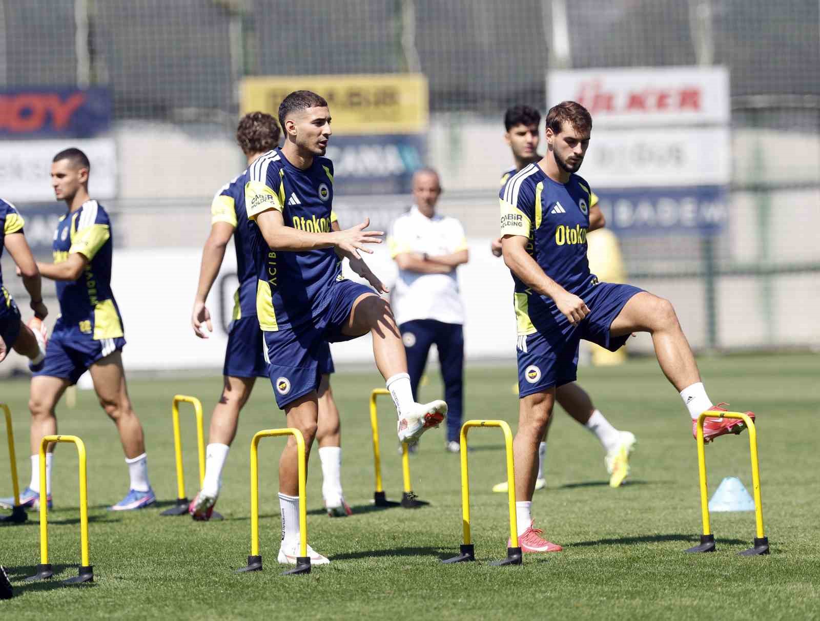 FENERBAHÇE, ROMA MAÇI HAZIRLIKLARINA BAŞLADI