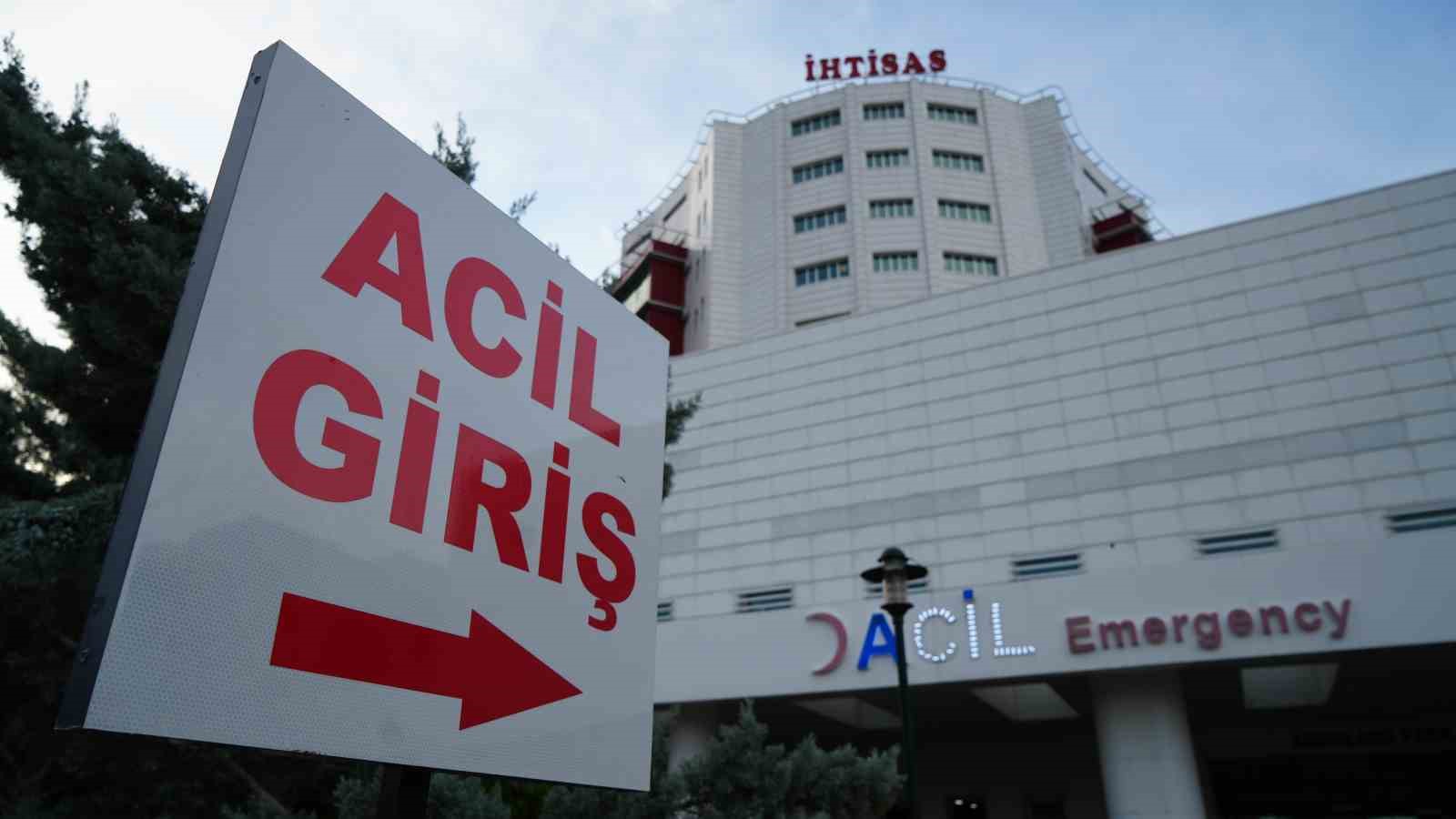 KIRIKKALE’DE TOPTANCI HALİNDE BIÇAKLI KAVGA: 5 YARALI