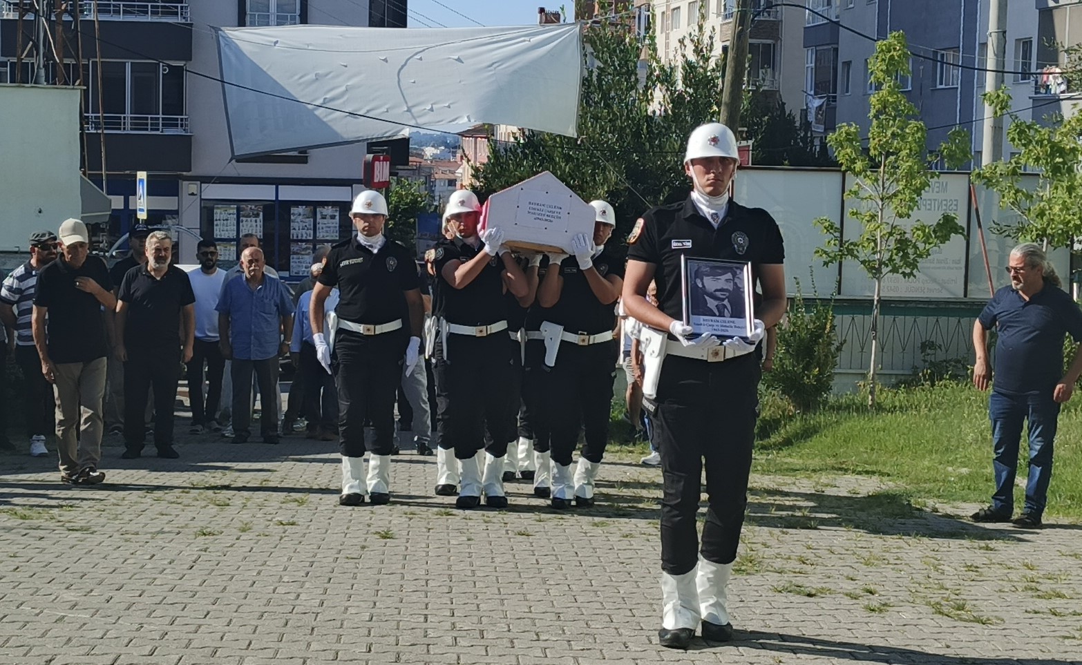 EMEKLİ BEKÇİYE SON GÖREV