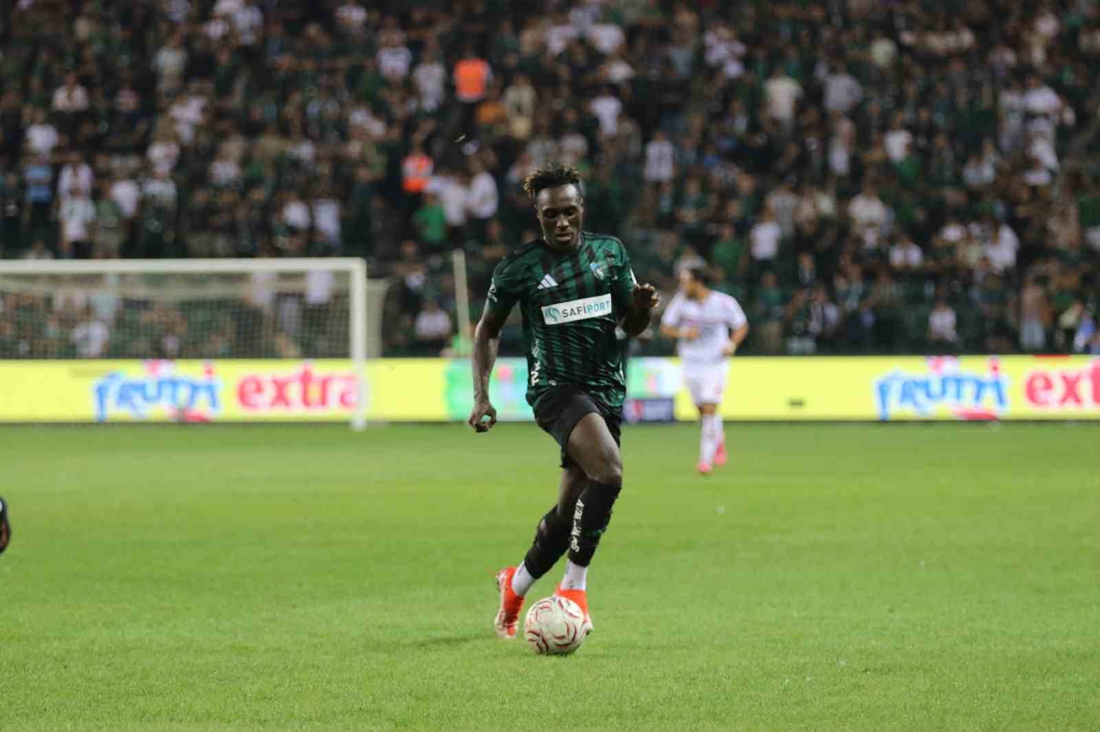 TRENDYOL SÜPER LİG: KOCAELİSPOR: 1 - SAMSUNSPOR: 0 (İLK YARI)