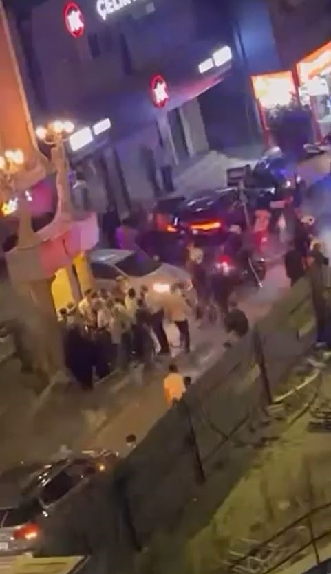 KÜÇÜKÇEKMECE’DE DÜĞÜNDE ÇIKAN KAVGA SOKAĞA TAŞTI