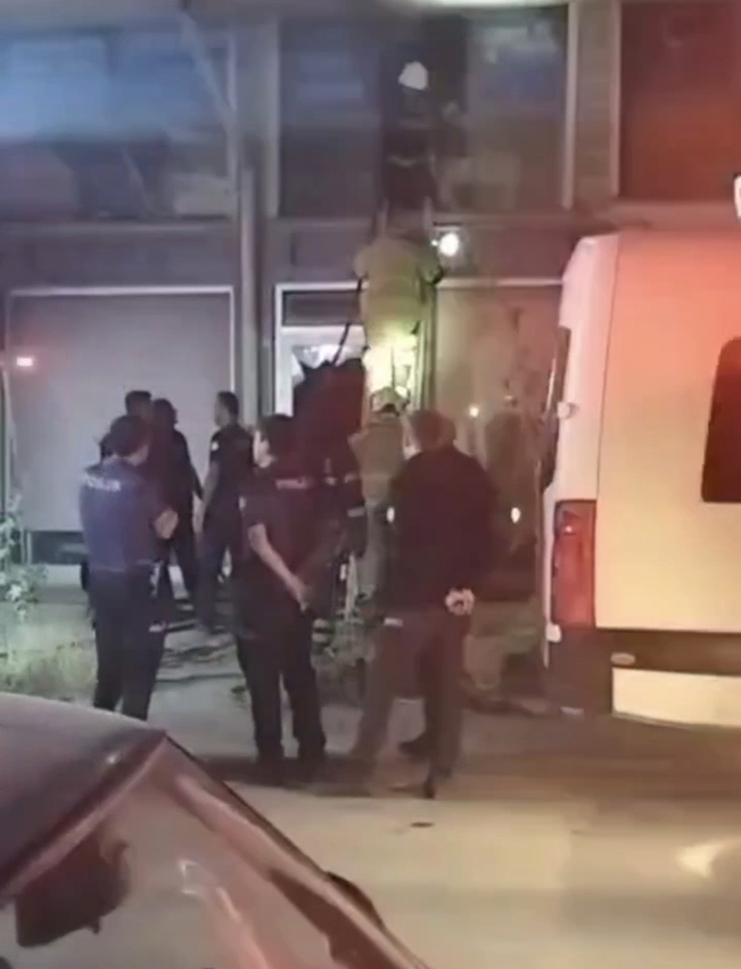 KÜTAHYA’DA BEYAZ EŞYA SERVİSİNDE YANGIN