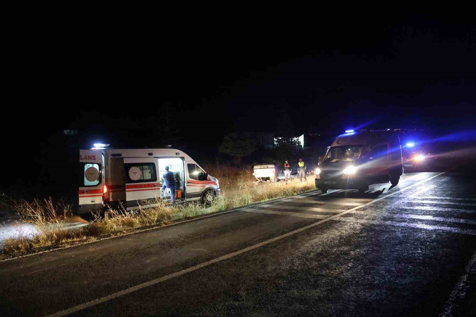NEVŞEHİR’DE KONTROLDEN ÇIKAN OTOMOBİL TAKLA ATTI: 1’İ AĞIR, 5 YARALI