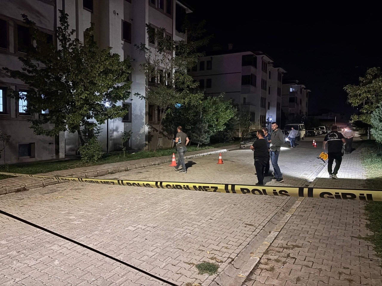 ERZİNCAN’DA BİR EVE SİLAHLA ATEŞ EDİLDİ