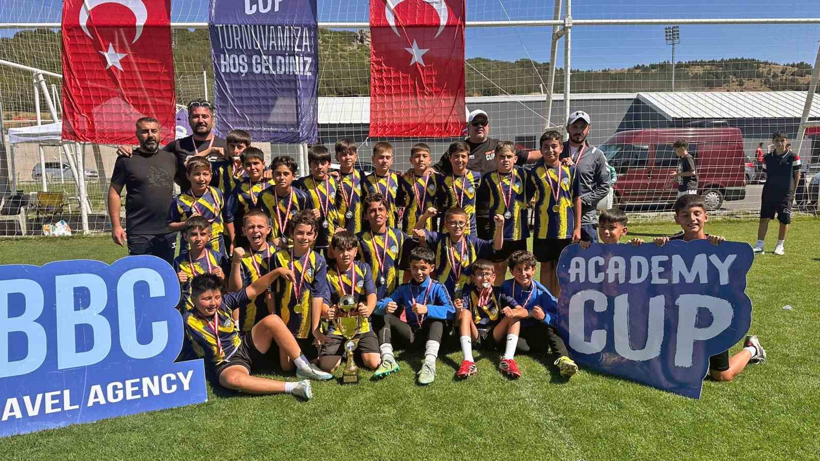 ERCİYES’TE TALAS ZİRVESİ: İKİ KUPA BİRDEN
