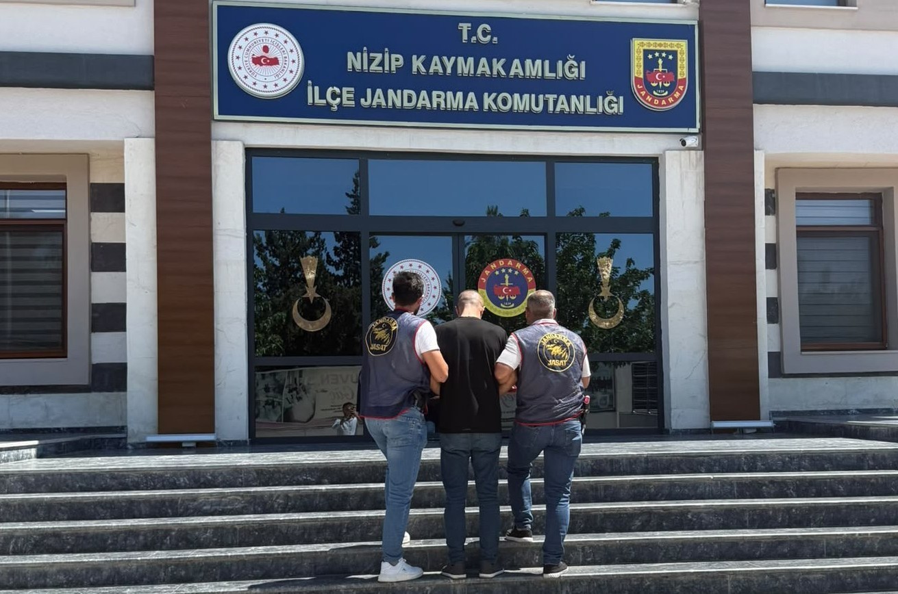 KESİNLEŞMİŞ 10’AR YIL CEZAYLA ARANAN 2 ŞAHIS YAKALANDI
