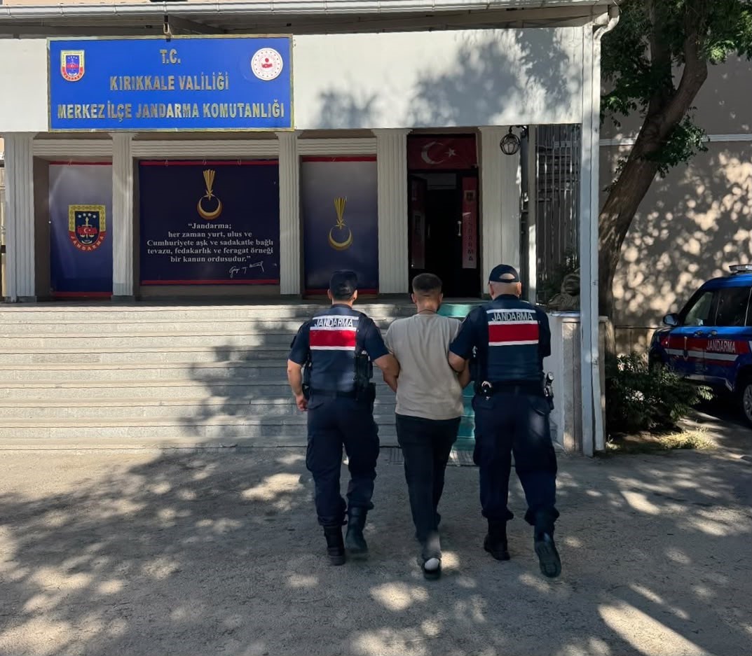 KIRIKKALE’DE ARAÇTAN 539 SENTETİK ECZA HAPI ÇIKTI: SÜRÜCÜ TUTUKLANDI