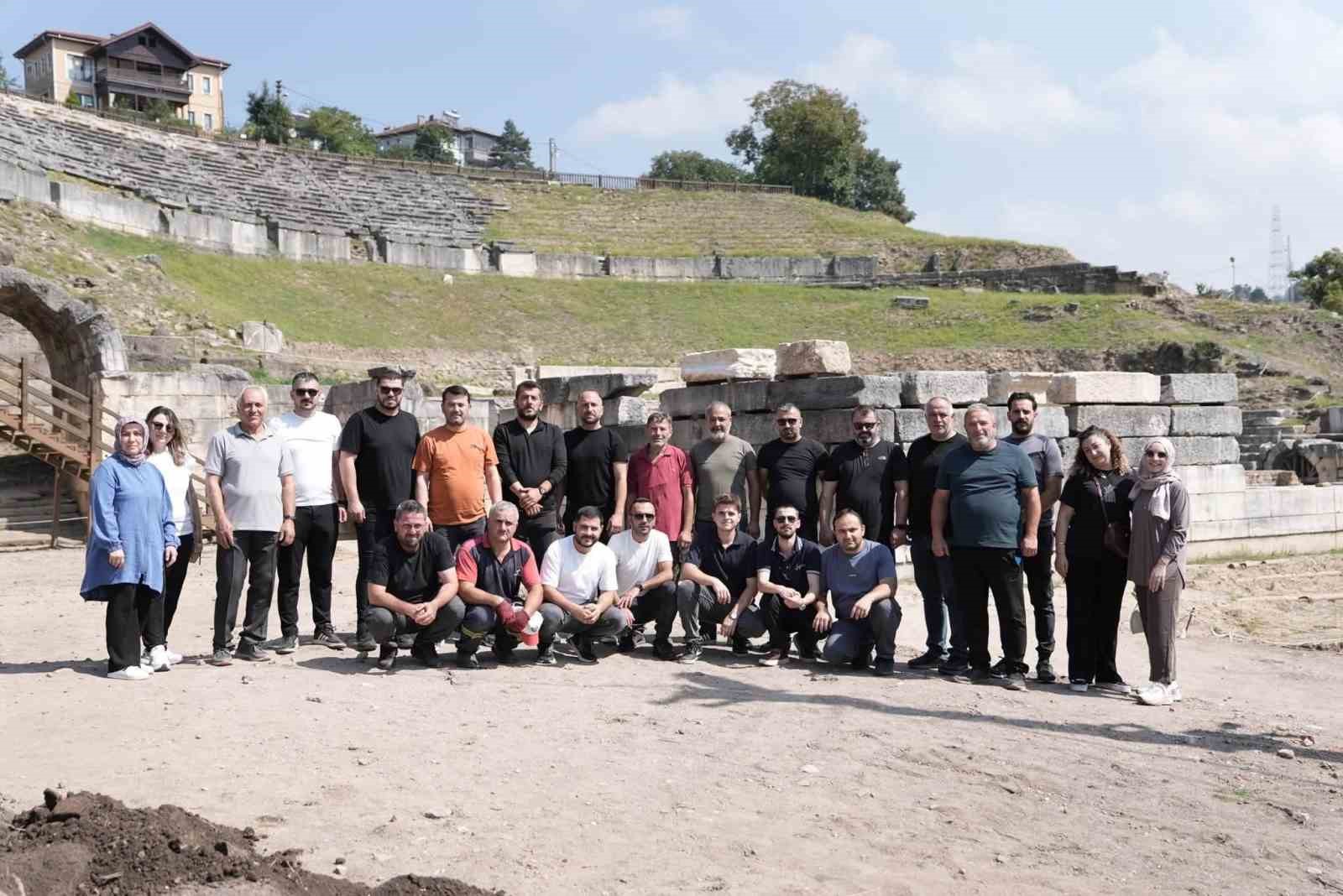 DESTEK HİZMETLERİ BU SEFER TARİHE EL ATTI