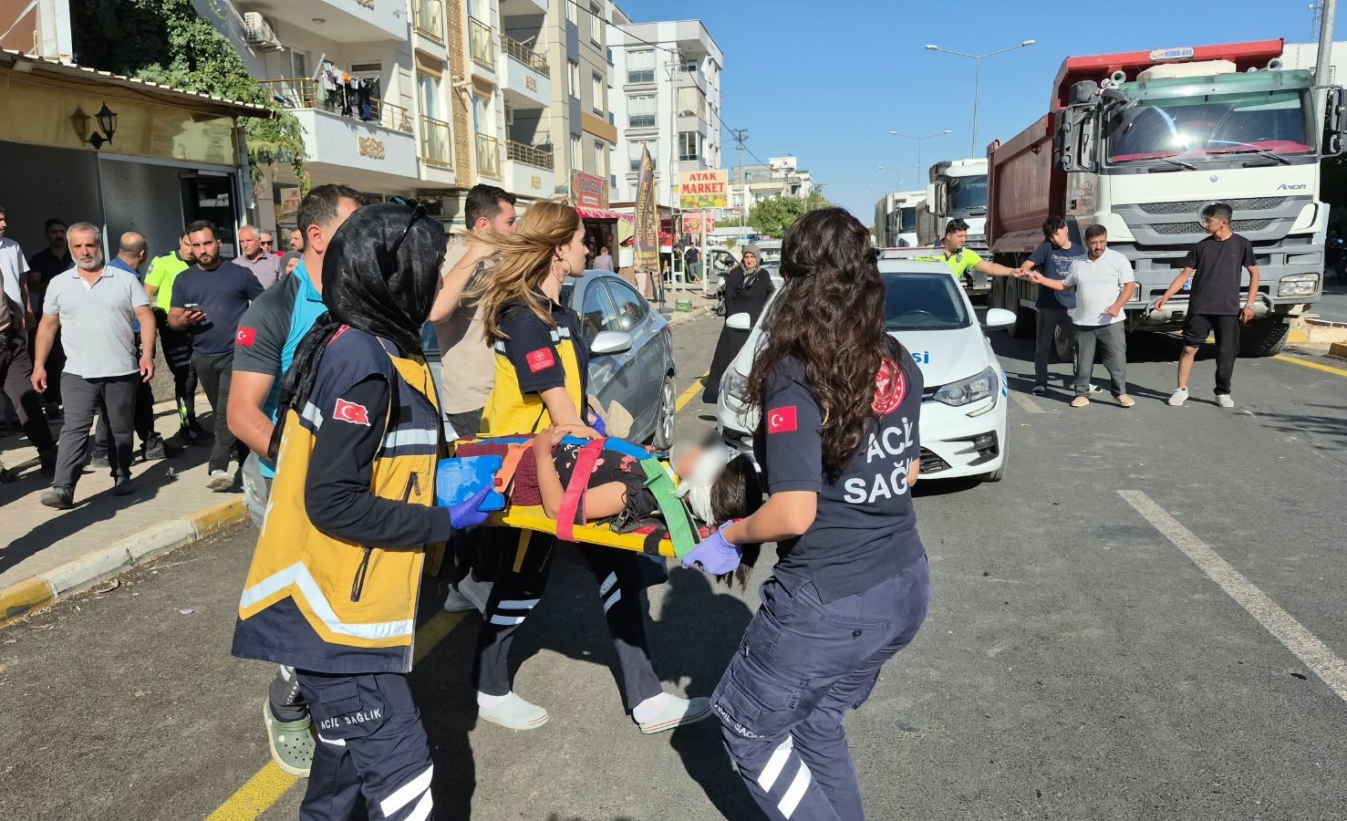 İKİ MOTOSİKLET ÇARPIŞTI: 3 YARALI