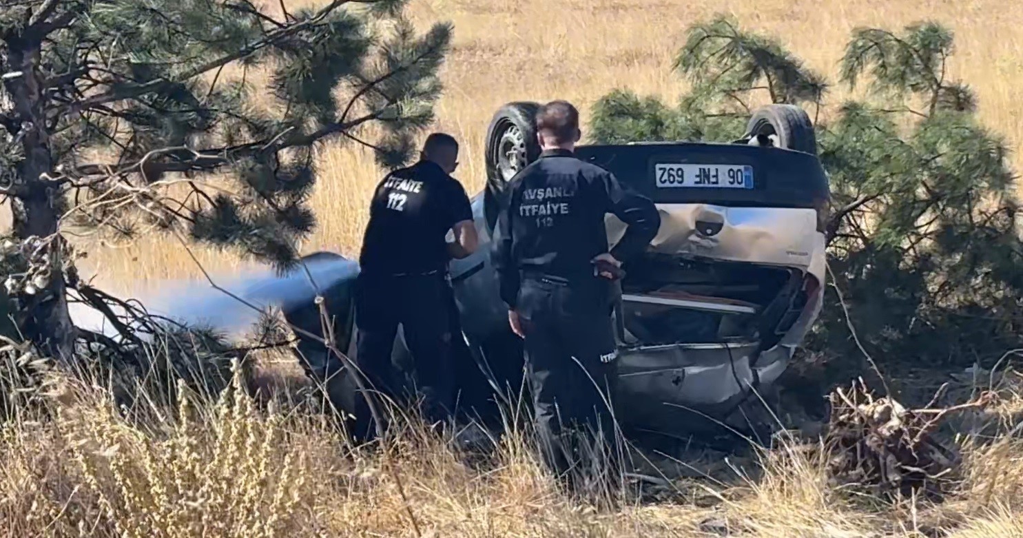 TAVŞANLI’DA TRAFİK KAZASINDA TAKLA ATAN OTOMOBİLDEN YARA ALMADAN KURTULDU