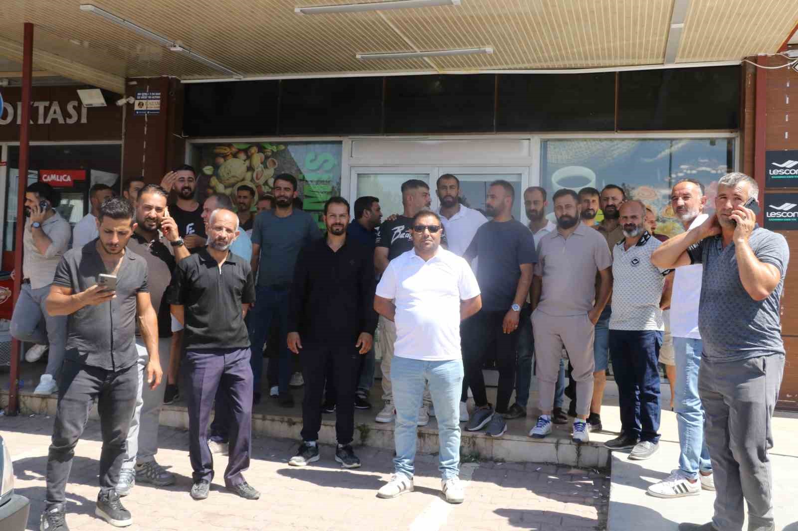 ANTALYA’DA KARŞILIKSIZ ÇEKLE 1,2 MİLYAR TL’LİK ARAÇ VE GAYRİMENKUL ALAN ŞÜPHELİ TUTUKLANDI
