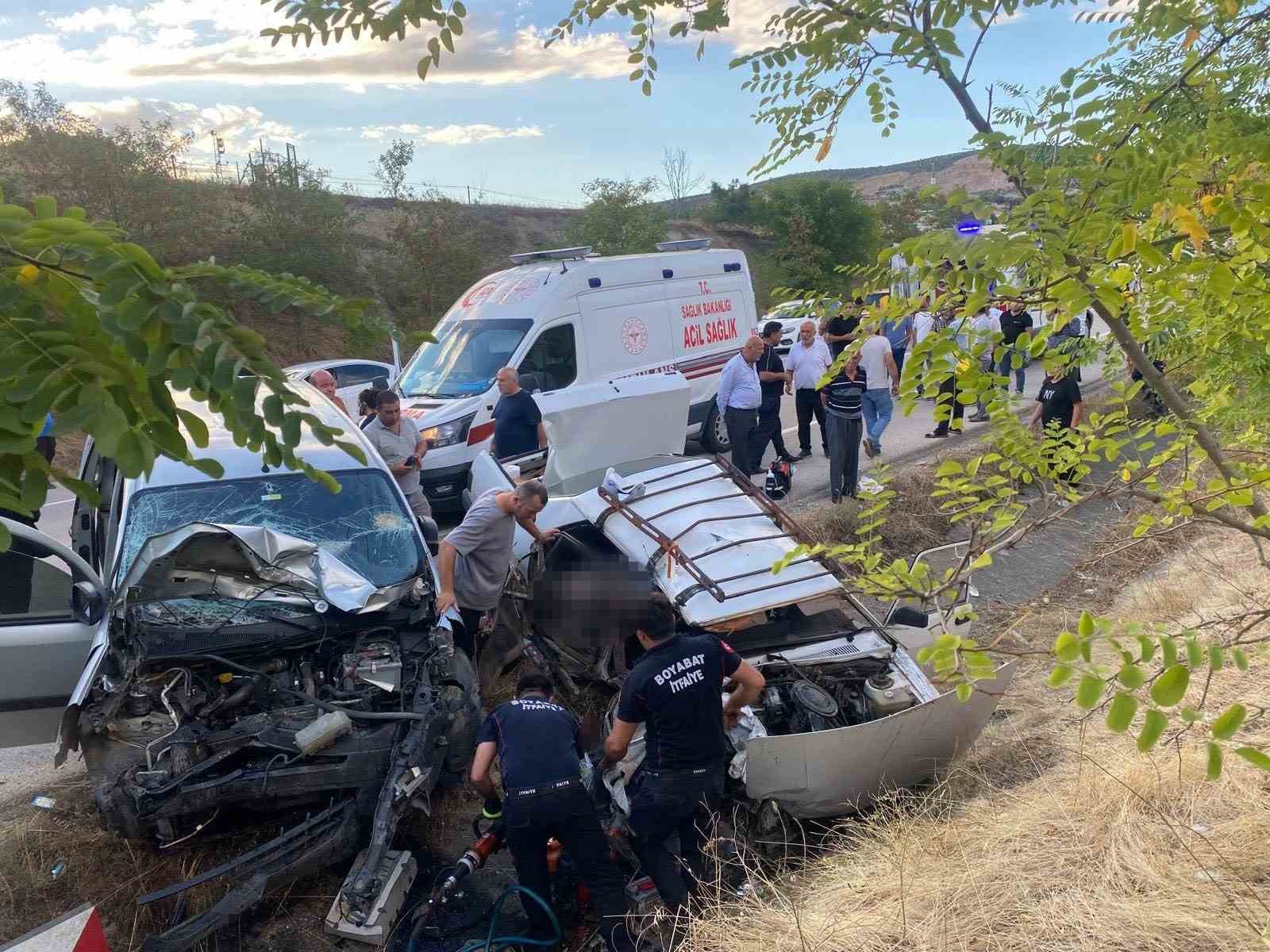 SİNOP’TA TRAFİK KAZASI: 1 ÖLÜ, 5 YARALI