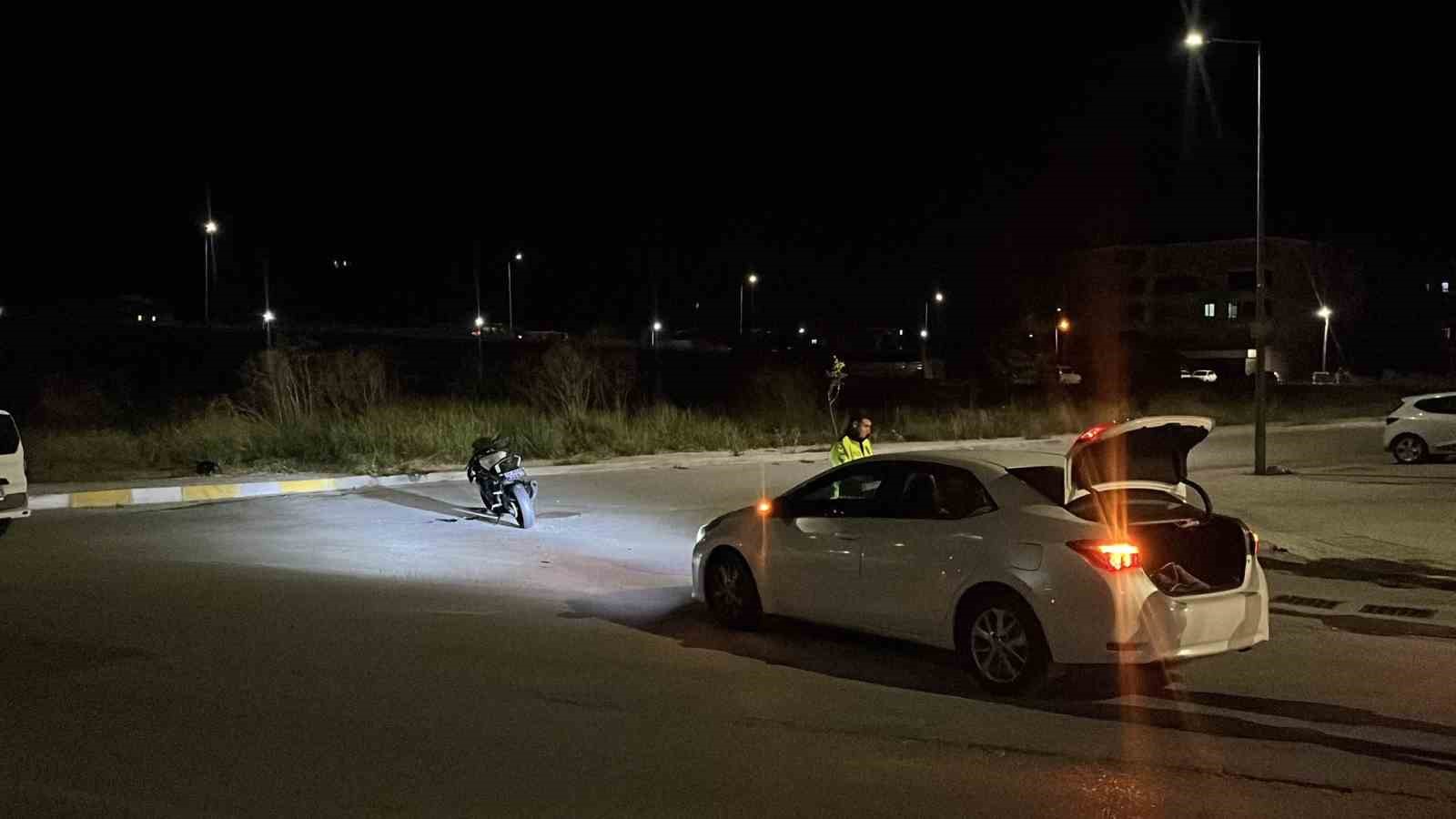 ÇORUM’DA OTOMOBİL İLE MOTOSİKLET ÇARPIŞTI: 1 YARALI