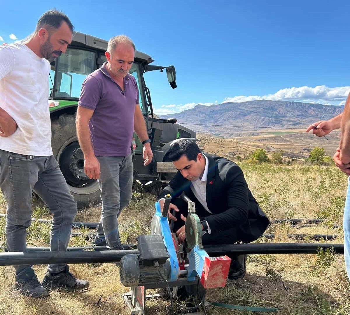 KEMAH’TA MERMERLİ KÖYÜNÜN SULAMA SUYU HATTI ÇALIŞMALARI İNCELENDİ