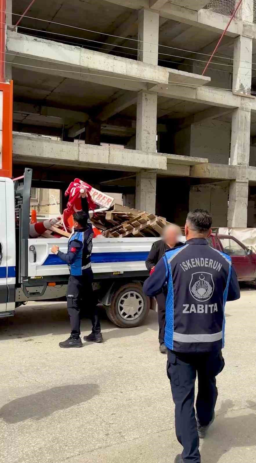 TABELAYI KURTARMAK İÇİN "BELEDİYE BAŞKANI AKRABAM" DEDİ, ZABITA GERİ ADIM ATMADI