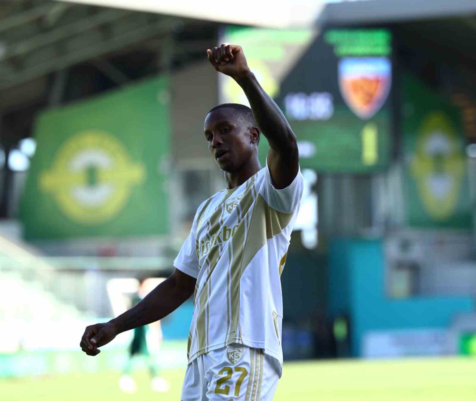 DANİEL MORENO GOL PERDESİNİ ARALADI