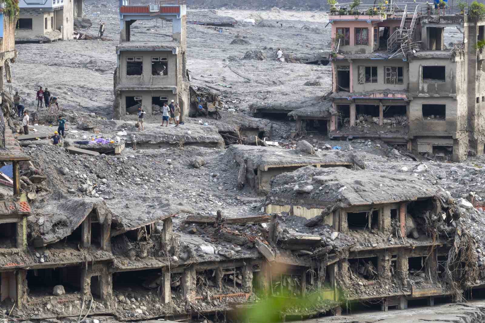 NEPAL’DEKİ SEL FELAKETİNDE ÖLÜ SAYISI BİN 357’YE YÜKSELDİ