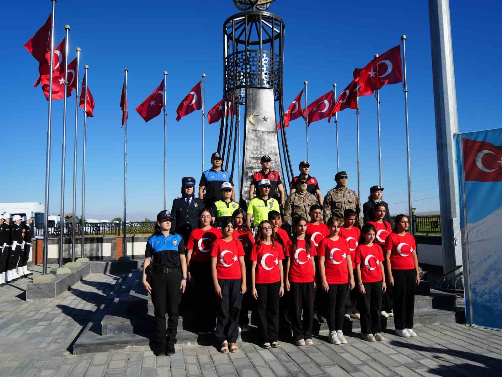 IĞDIR’DA DİLUCU ŞEHİTLERİ DUALARLA ANILDI