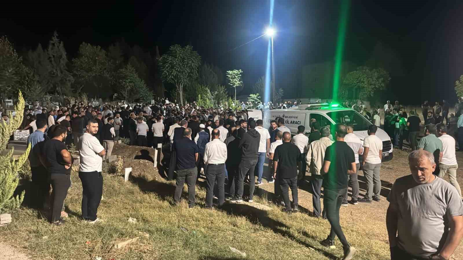 İNEGÖL’DEKİ KAZADA HAYATINI KAYBEDEN 13 YAŞINDAKİ ÇOCUK TOPRAĞA VERİLDİ