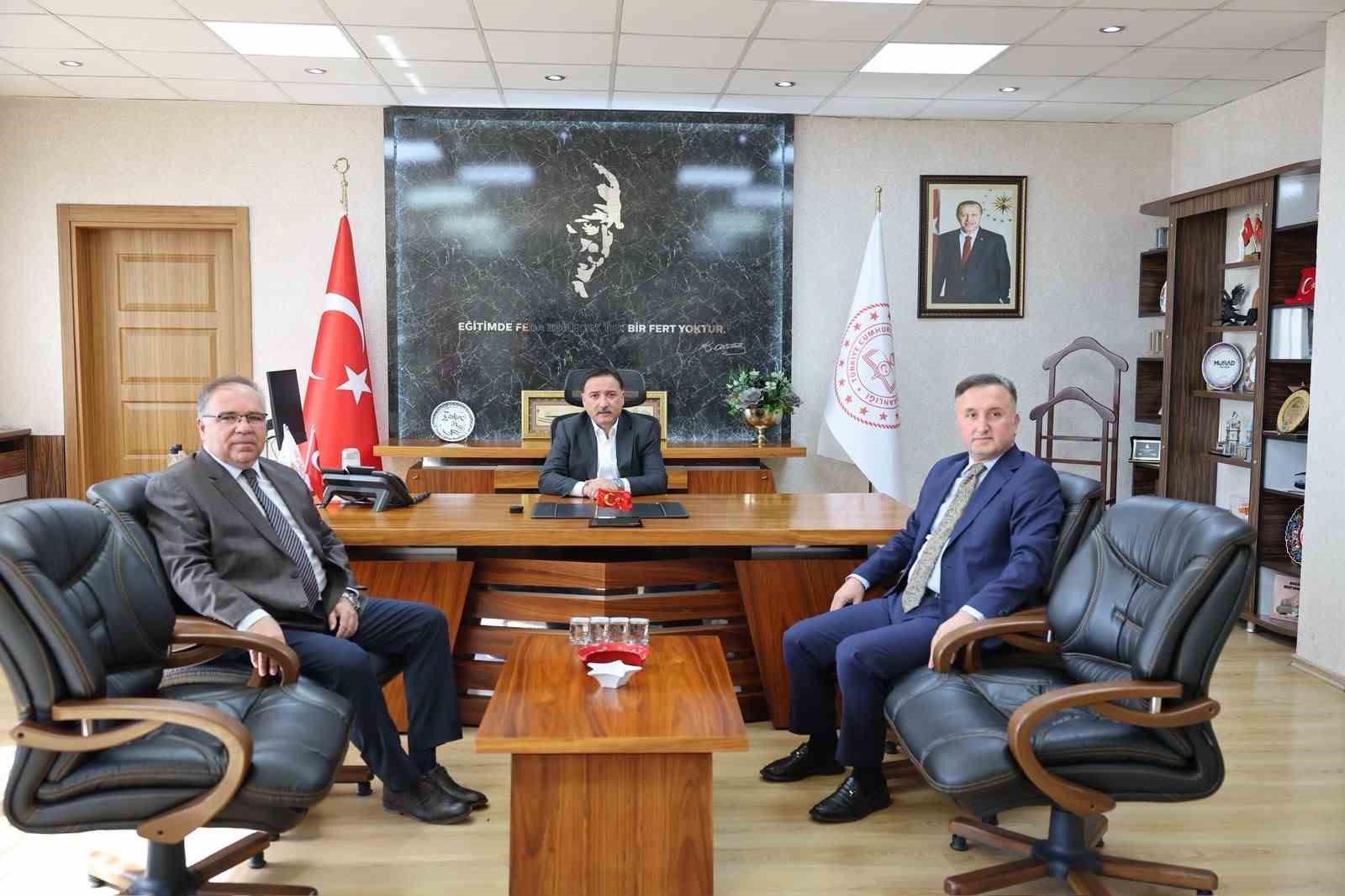 VALİ ÇİÇEK’TEN İL MİLLİ EĞİTİM MÜDÜRLÜĞÜ’NE ÇALIŞMA ZİYARETİ