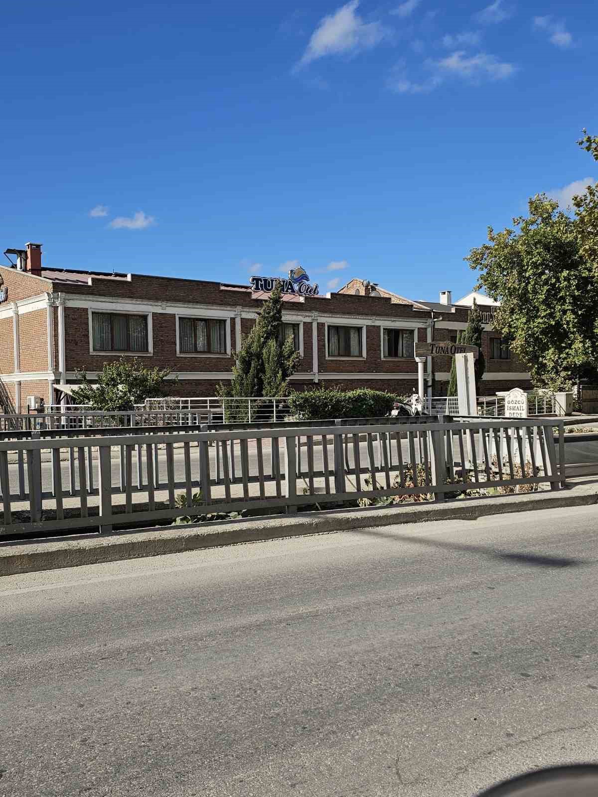 ÜNLÜ İŞ ADAMININ KALDIĞI OTEL ODASINDA SKANDAL