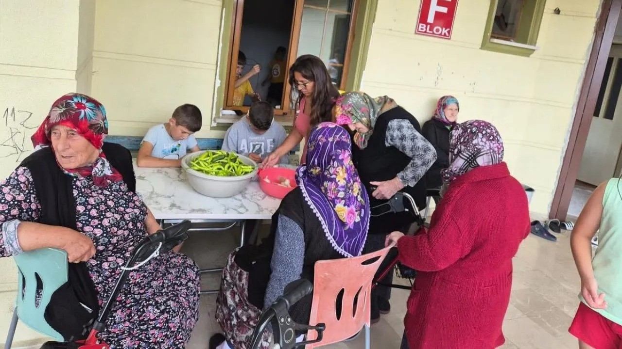 SİNOP’TA NESİLLER BULUŞTU, BİRLİKTE TURŞU KURDU