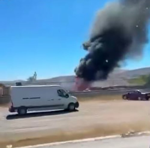 BOŞ TANKERİ ALEVLER SARDI, DUMANI GÖKYÜZÜNÜ KAPLADI