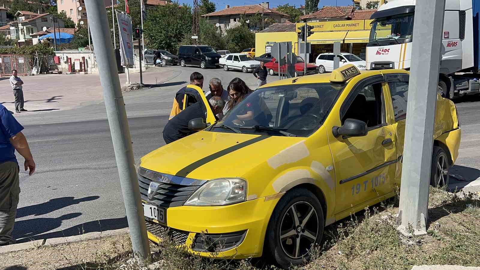 ÇORUM’DA TRAFİK KAZASI: 1 YARALI
