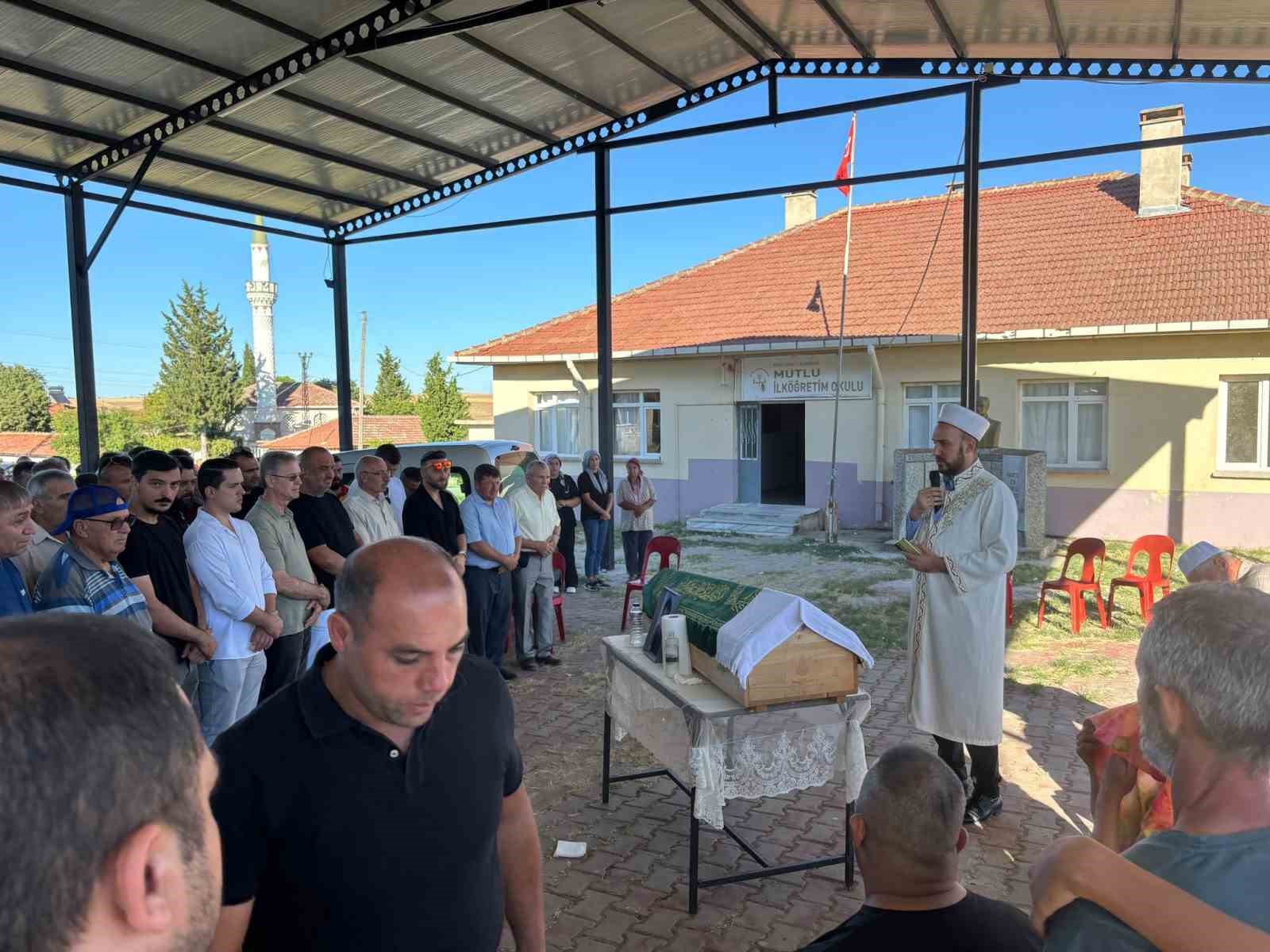 BABAESKİ’DE KAZADA HAYATINI KAYBEDEN ÇOCUK SON YOLCULUĞUNA UĞURLANDI
