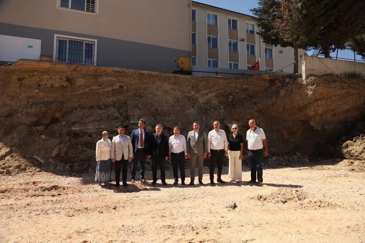 AK PARTİ MUDANYA İLÇE BAŞKANLIĞINDAN MÜTAREKE İLKOKULUNDA İNCELEME