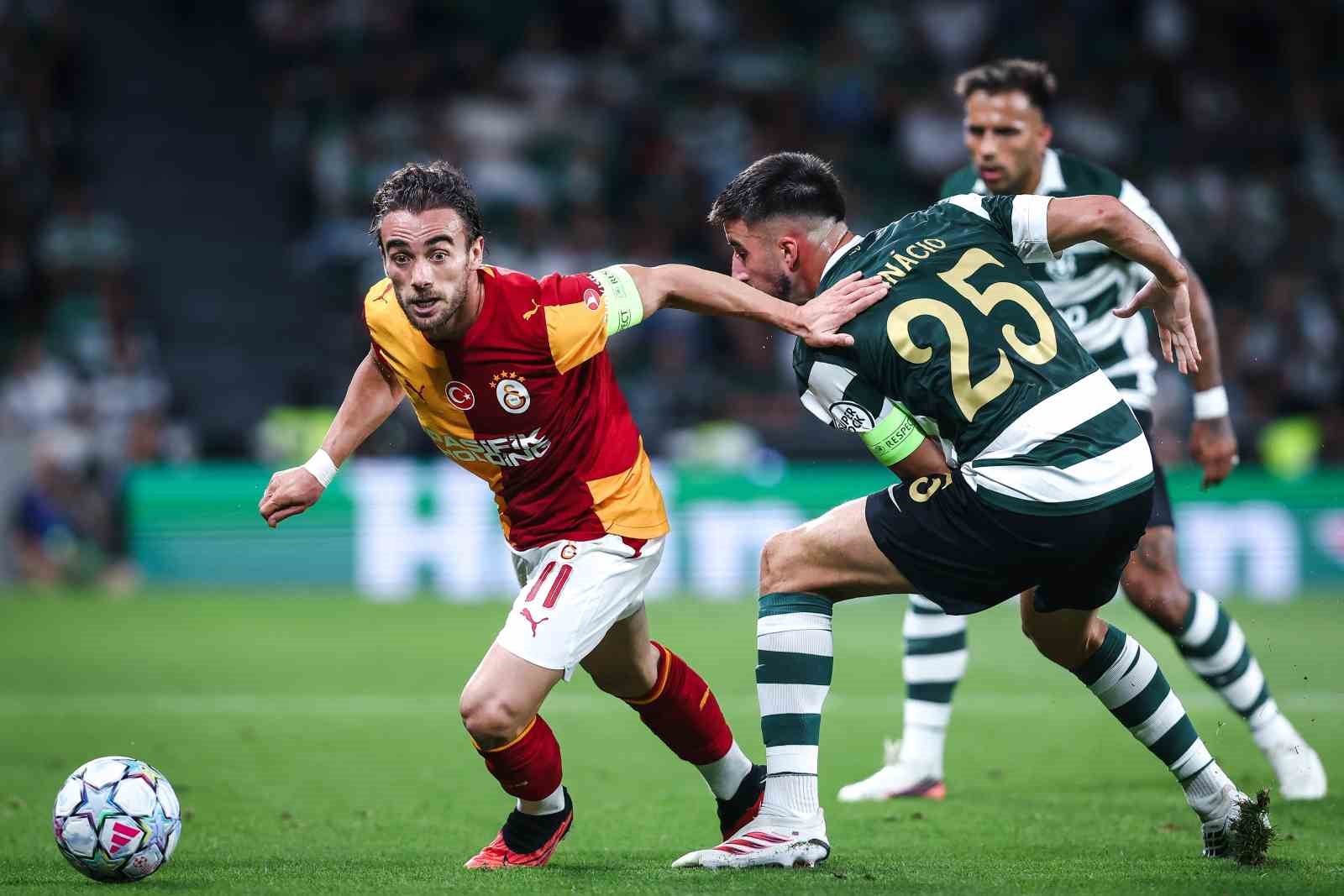 UEFA ŞAMPİYONLAR LİGİ: SPORTİNG: 1 - GALATASARAY: 1 (İLK YARI)
