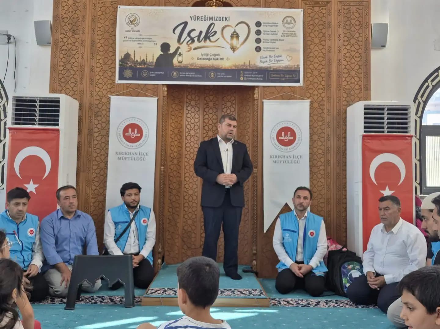 KIRIKHAN’DA 200 ÇOCUĞA EĞİTİM DESTEĞİ SAĞLANDI
