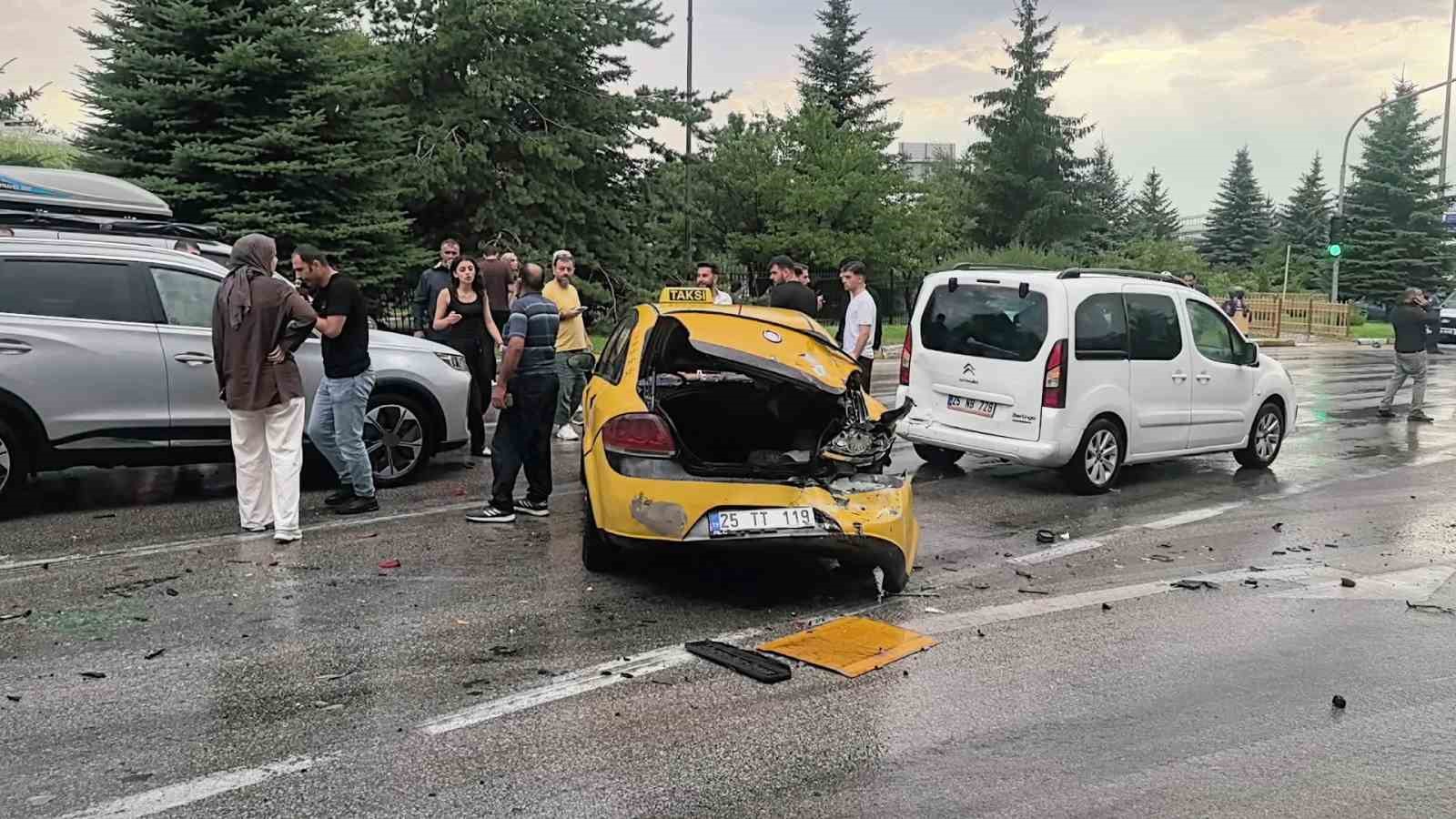 ERZURUM’DA BİR AYDA 533 TRAFİK KAZASI