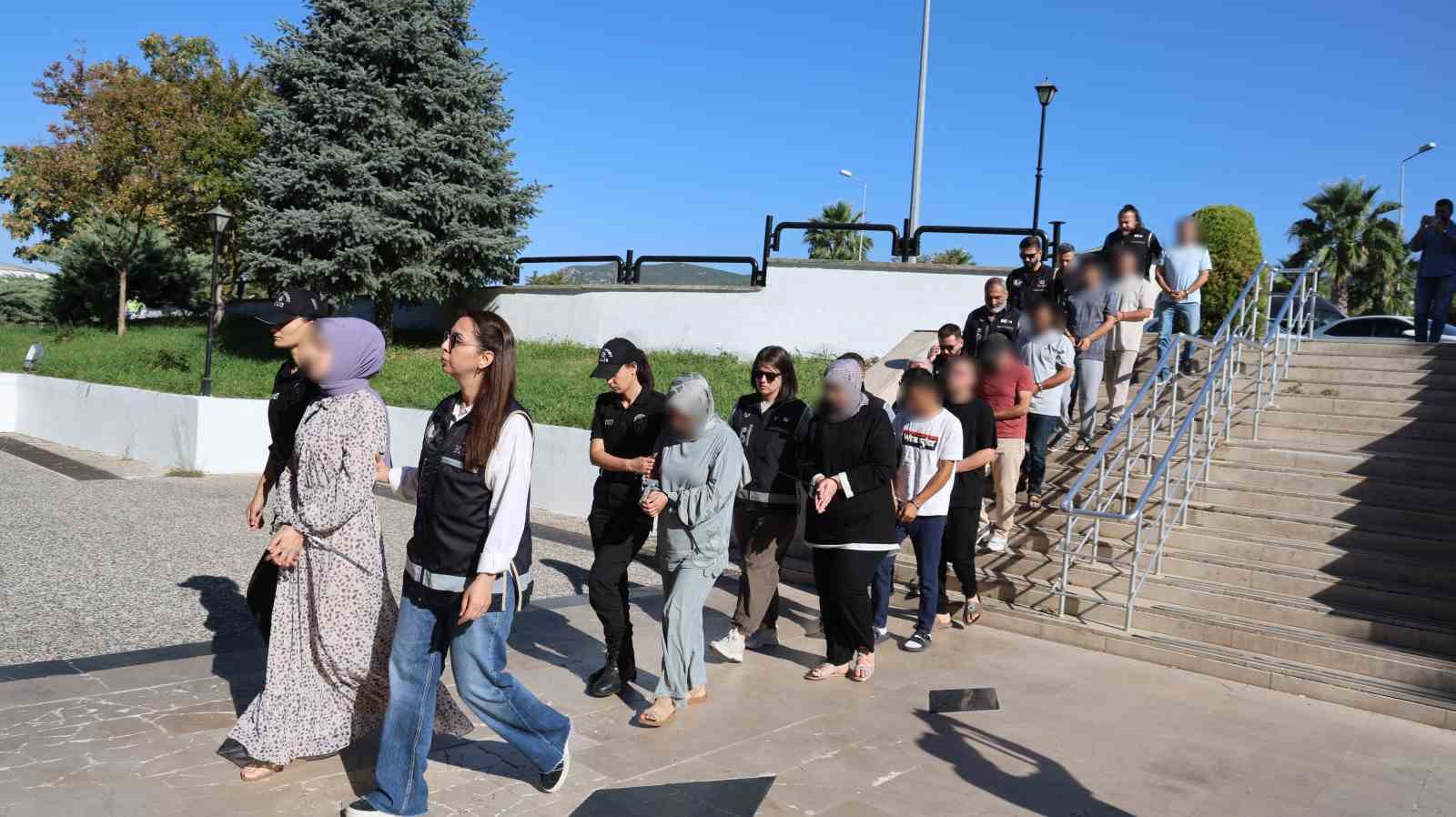 YURT DIŞINA KAÇMAYA ÇALIŞAN FETÖ ÜYELERİ ADLİYEYE SEVK EDİLDİ