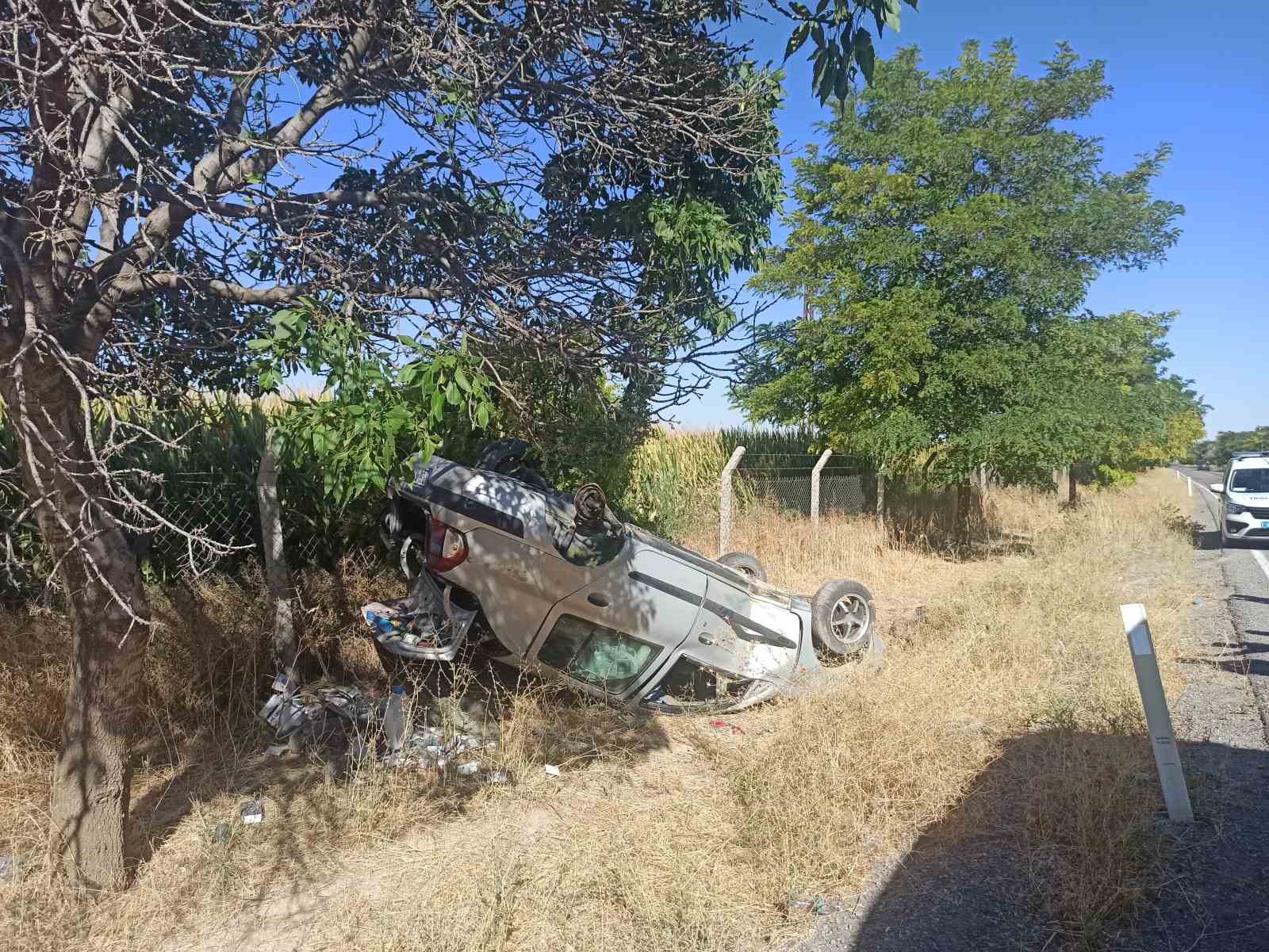 KONYA’DA OTOMOBİL TAKLA ATTI: 2 ÇOCUK YARALI
