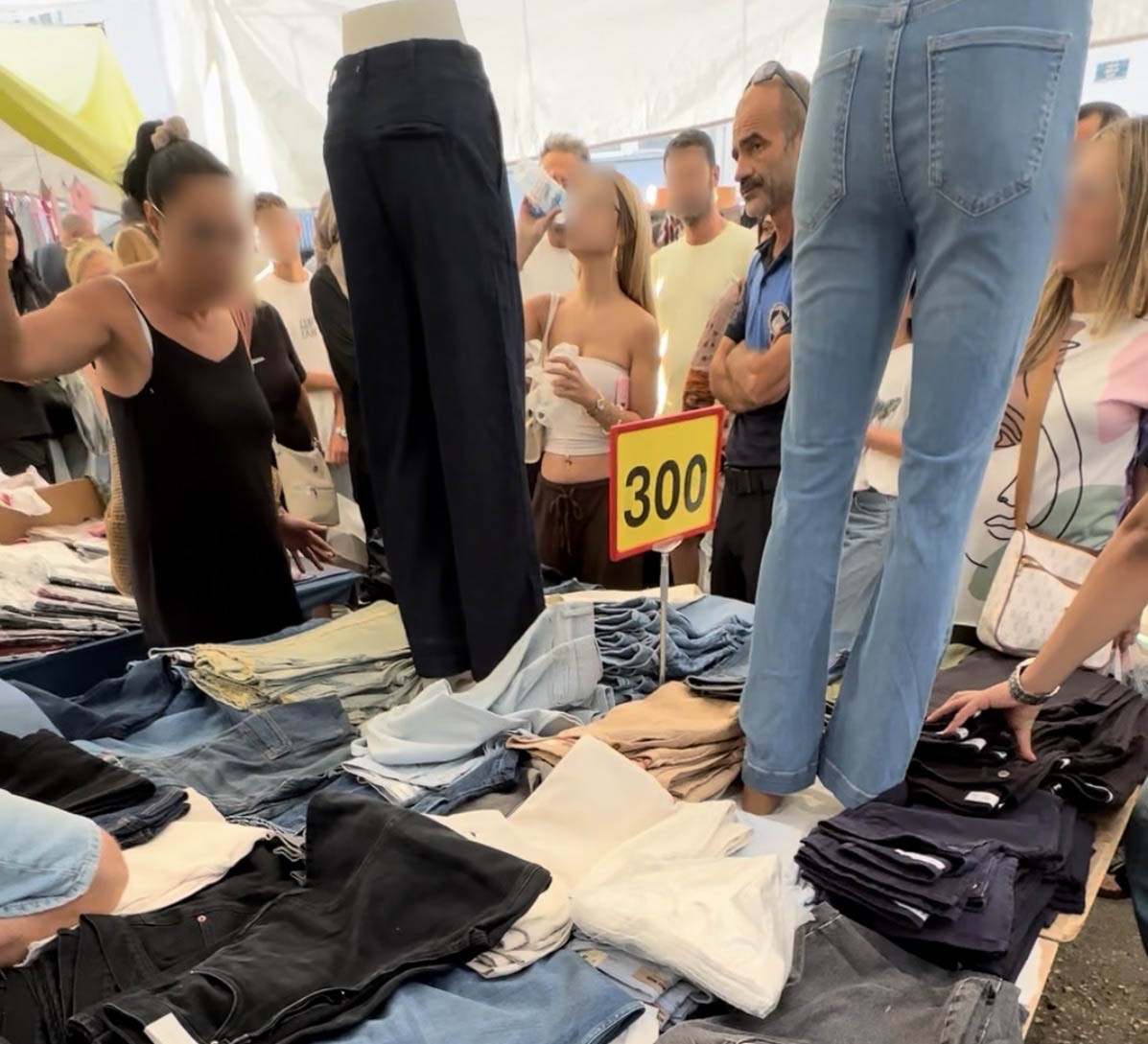 SEMT PAZARINDA KOT PANTOLON İADESİ GERGİNLİĞİ