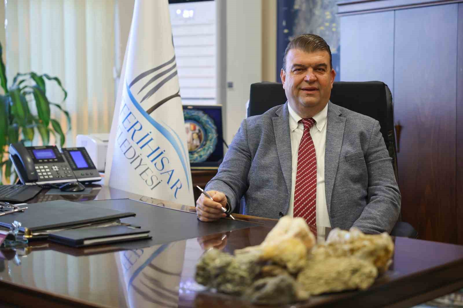 BAŞKAN YETİŞKİN’İN, SEVGİLİSİNE YAZDIĞI MESAJLAR DİKKAT ÇEKTİ