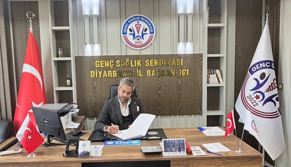 "ÜNİVERSİTE ÇALIŞANLARININ BECAYİŞ UMUDUYLA OYNANMASINI KABUL ETMİYORUZ"